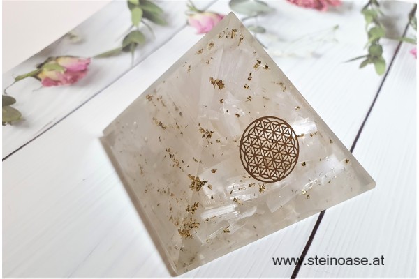 Orgonit Pyramide: Selenit & Blume des Lebens